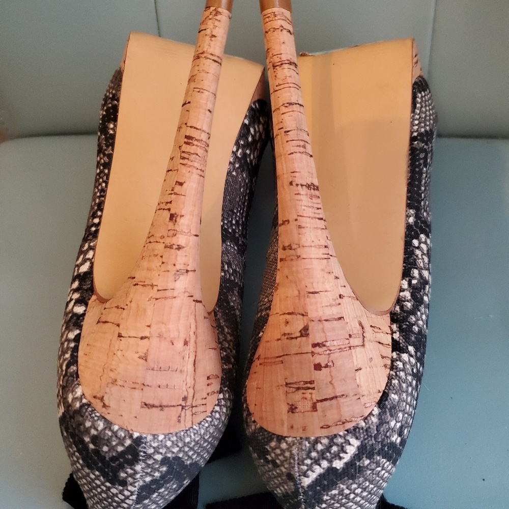 Shoes - Picture 5 of 5